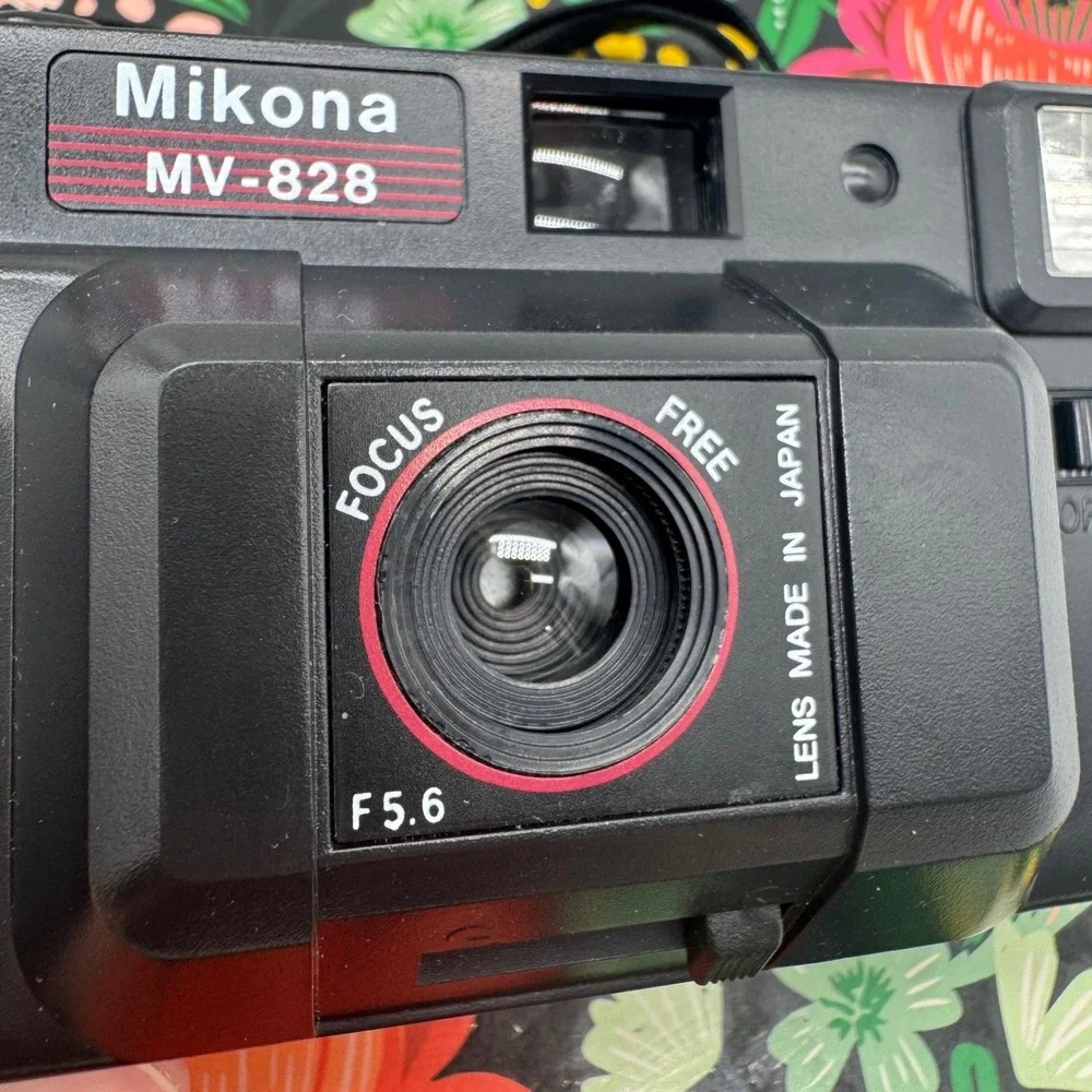 Mikona MV-828 35mm Film Camera Focus Free f5.6 Lens Built-in Flash Black Vintage